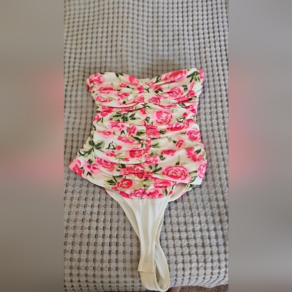 ZARA Bustier Rose Floral Strapless Bodysuit In Pink/green. Size XS - Picture 9 of 15
